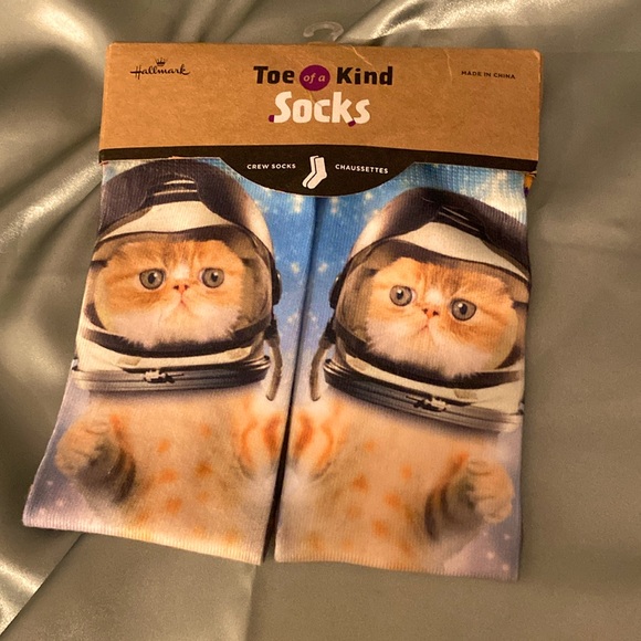 Hallmark Other - NWT Hallmark Toe of a Kind Astronaut Cat Crew Socks